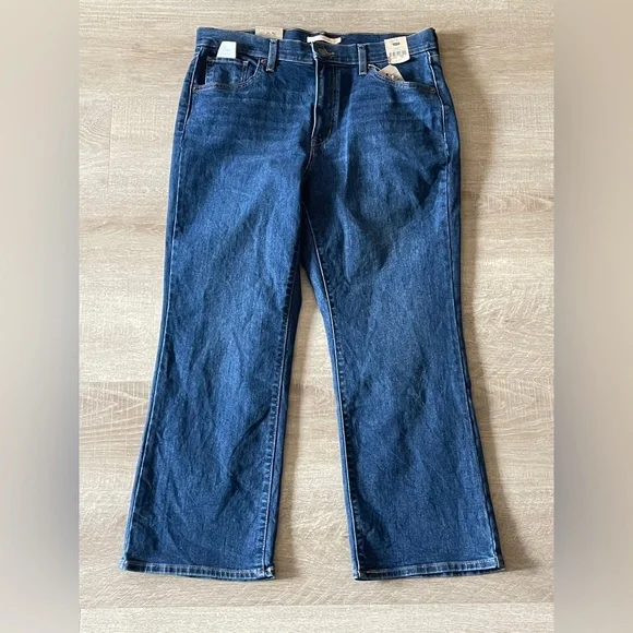 NWT Levi’s High Waisted Cropped Flare Jeans - Nip At The Bud - 32x27 - Picture 2 of 8